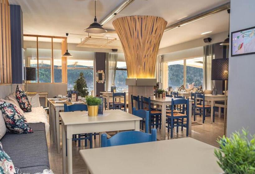 בית מלון כפרי King Alexander