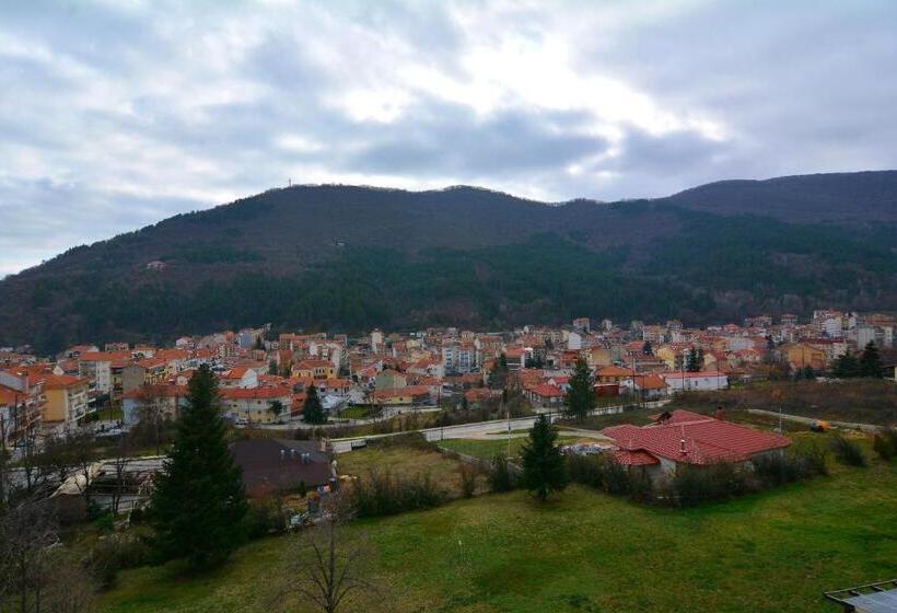 בית מלון כפרי King Alexander