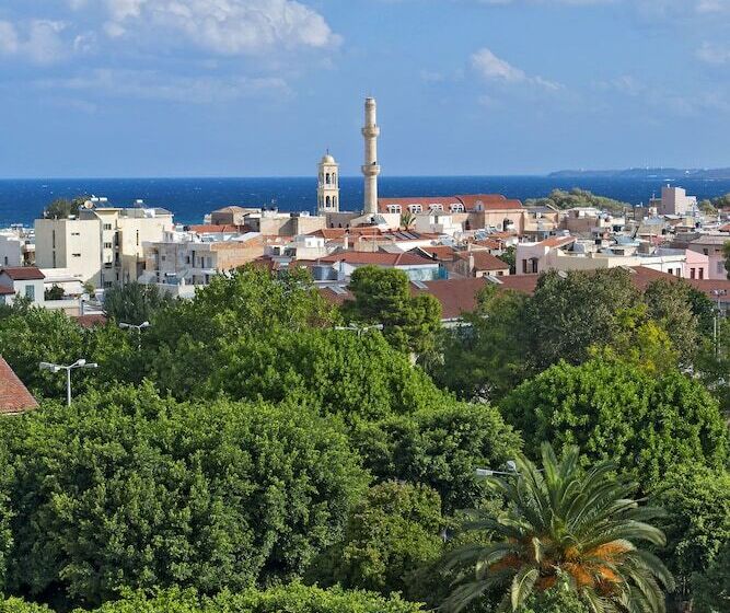 Отель Kydon The Heart City