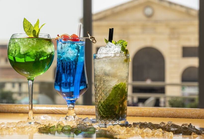 Отель Kydon The Heart City