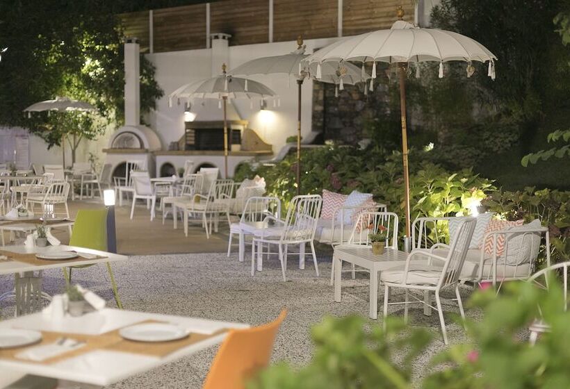 هتل Mandraki Village Boutique