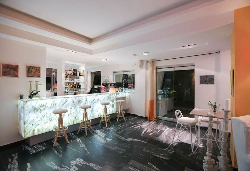 호텔 Mandraki Village Boutique