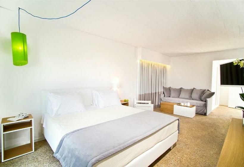 בית מלון כפרי Marathon Beach Resort