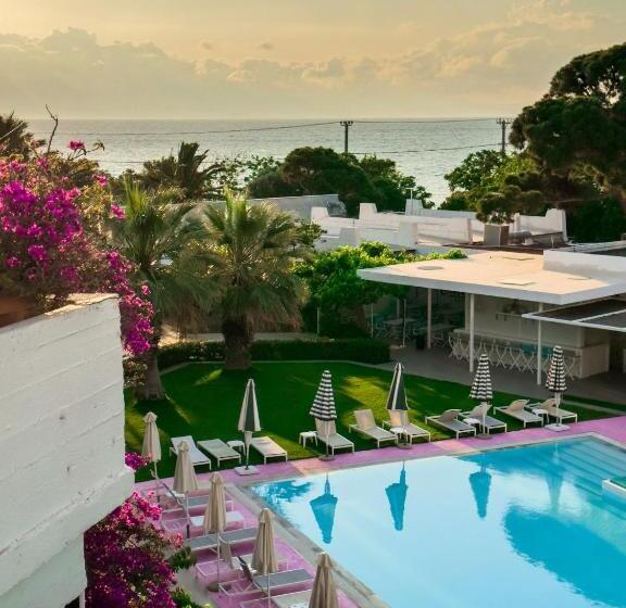 בית מלון כפרי Marathon Beach Resort