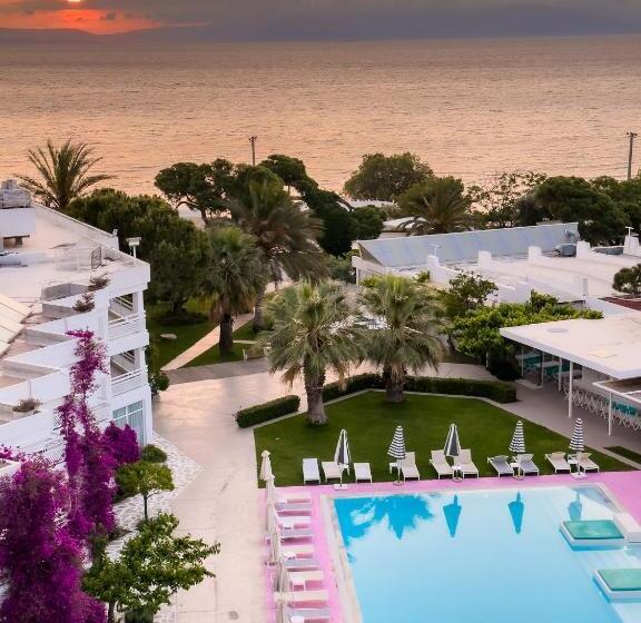 בית מלון כפרי Marathon Beach Resort