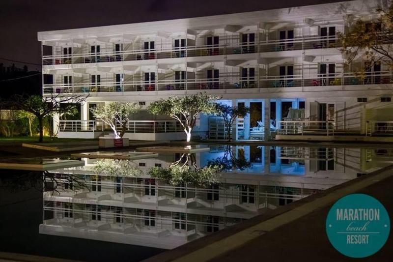 בית מלון כפרי Marathon Beach Resort