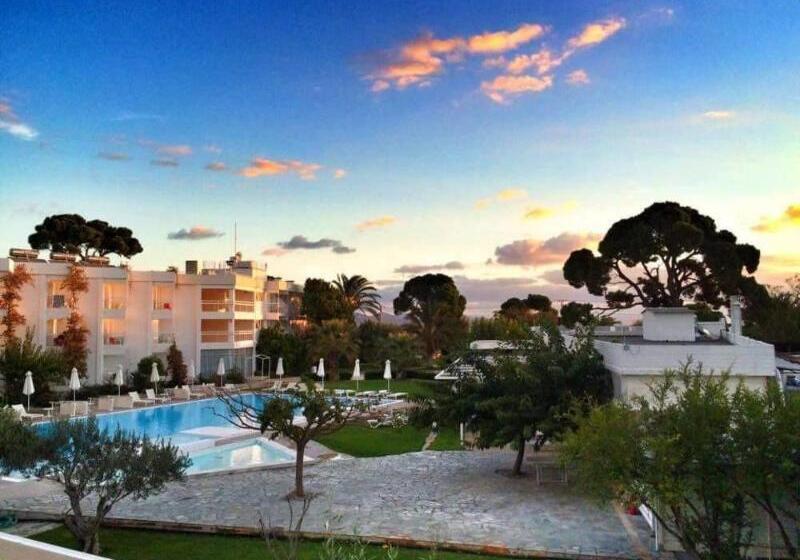 בית מלון כפרי Marathon Beach Resort