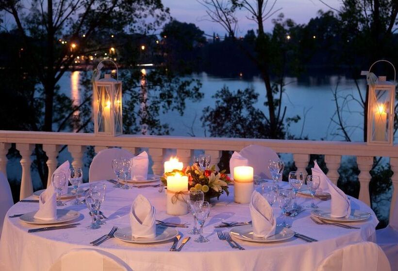 בית מלון כפרי Margarona Royal