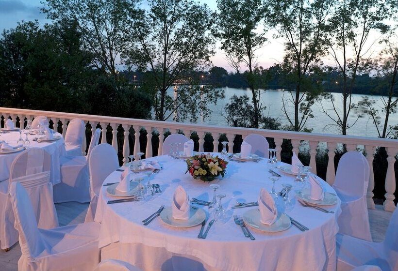 فندق Margarona Royal