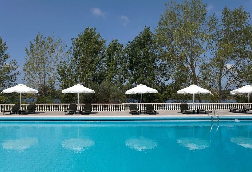 בית מלון כפרי Margarona Royal