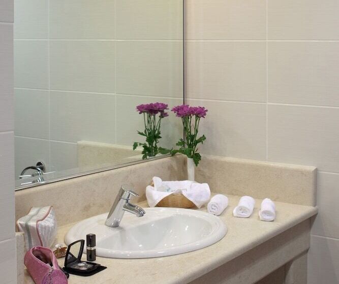 בית מלון כפרי Margarona Royal