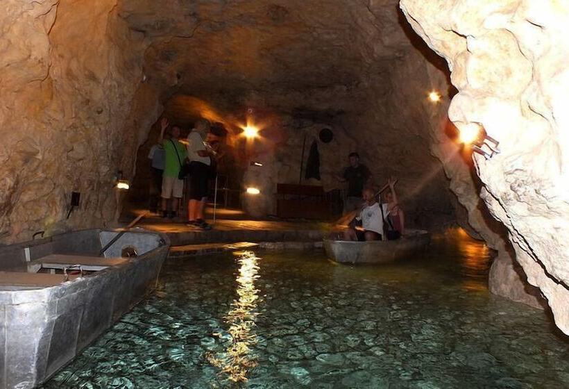 Отель Margaréta