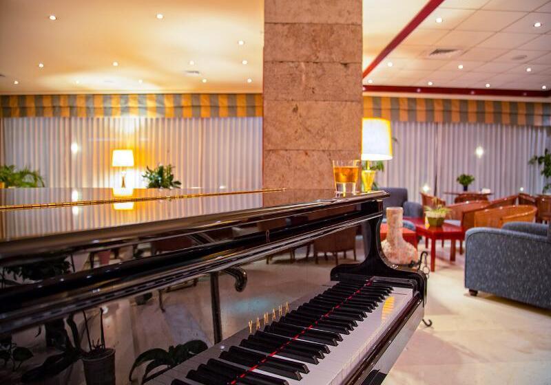 호텔 Mediterranean