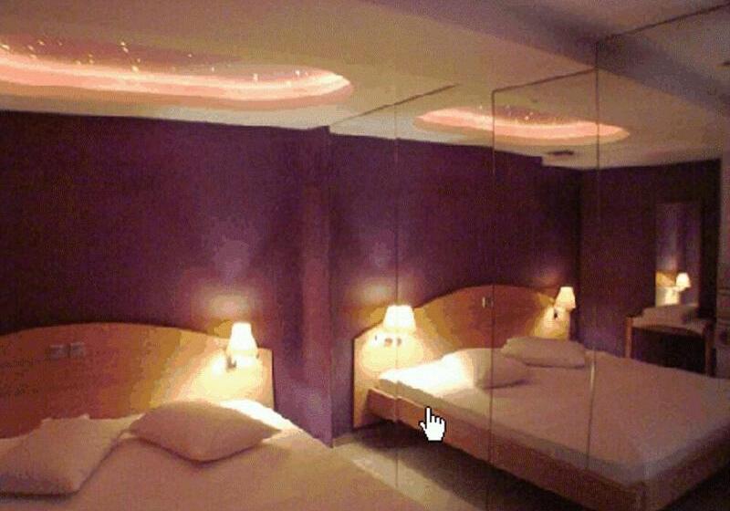 Отель Niki Piraeus