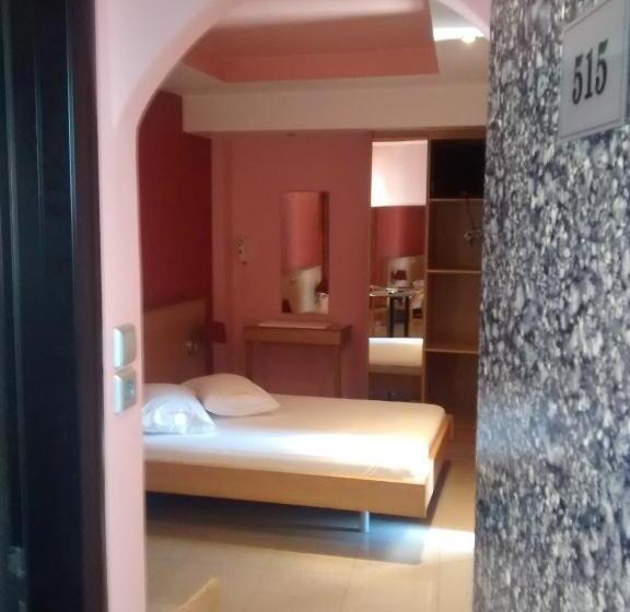 Отель Niki Piraeus