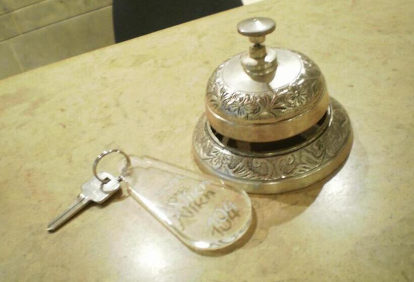 Отель Niki Piraeus