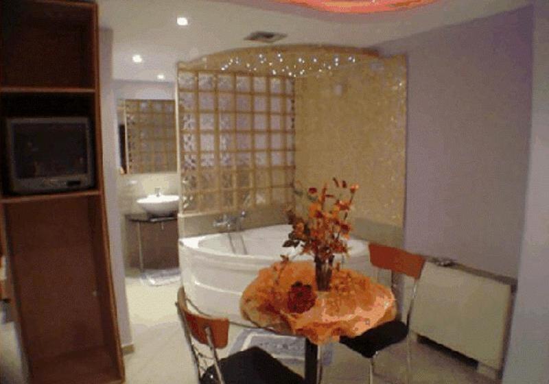 Отель Niki Piraeus