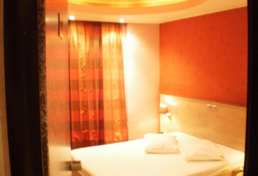 Отель Niki Piraeus