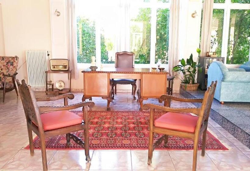 בית מלון כפרי Nireus