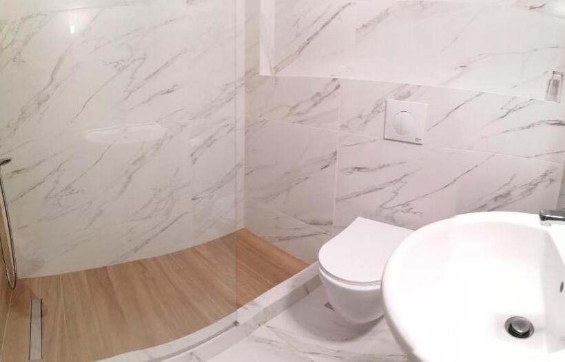 בית מלון כפרי Nireus