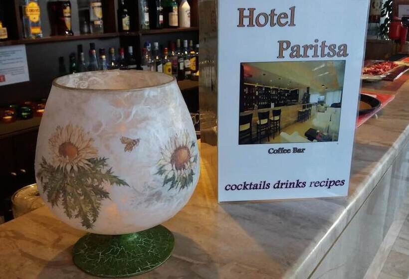 ホテル Paritsa