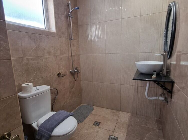 בית מלון כפרי Parthenis Riviera