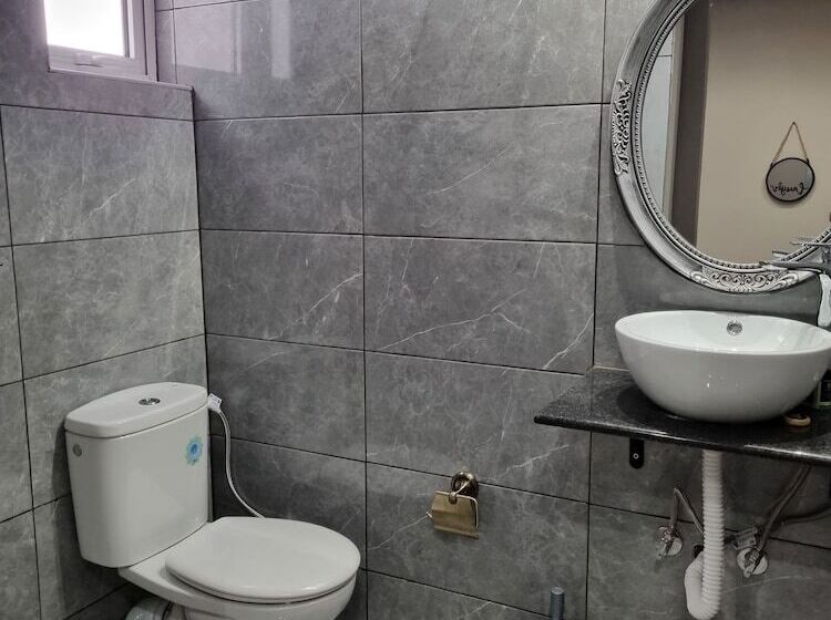 בית מלון כפרי Parthenis Riviera