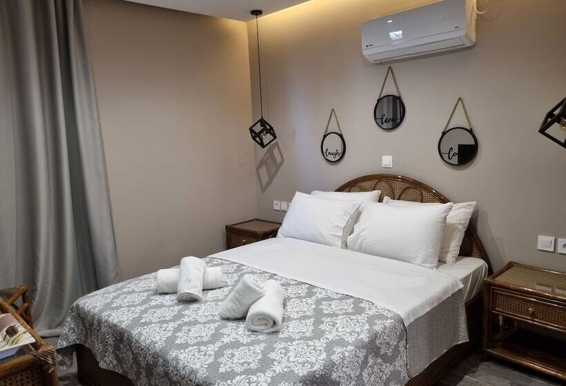 בית מלון כפרי Parthenis Riviera