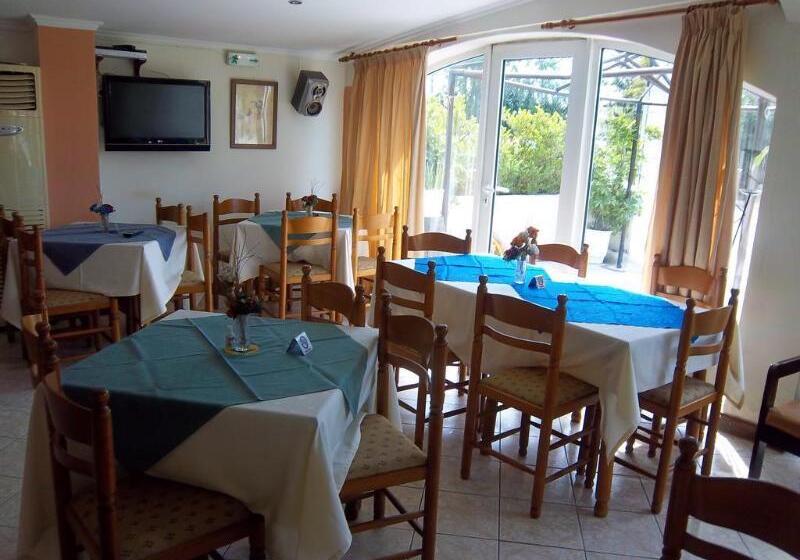 בית מלון כפרי Parthenis Riviera