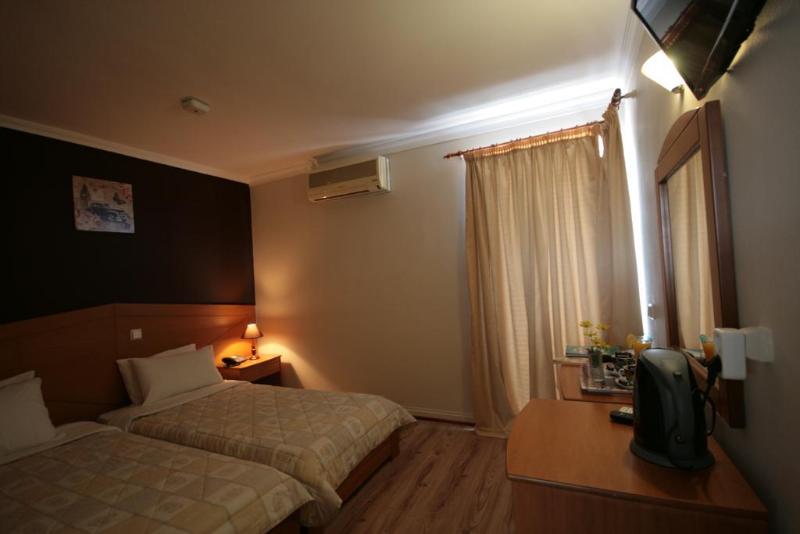 בית מלון כפרי Parthenis Riviera