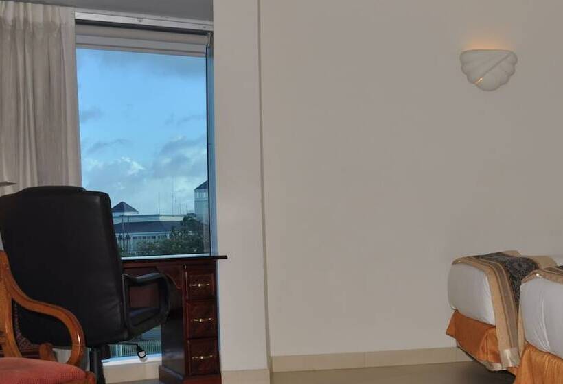 Pegasus Hotel By The Waterfront