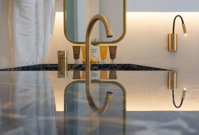 Отель Petasos Chic