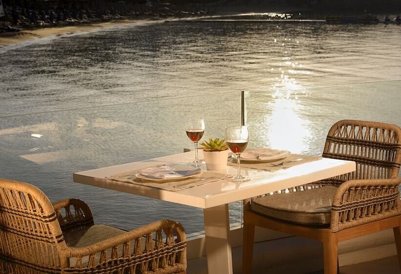 호텔 Petinos Beach