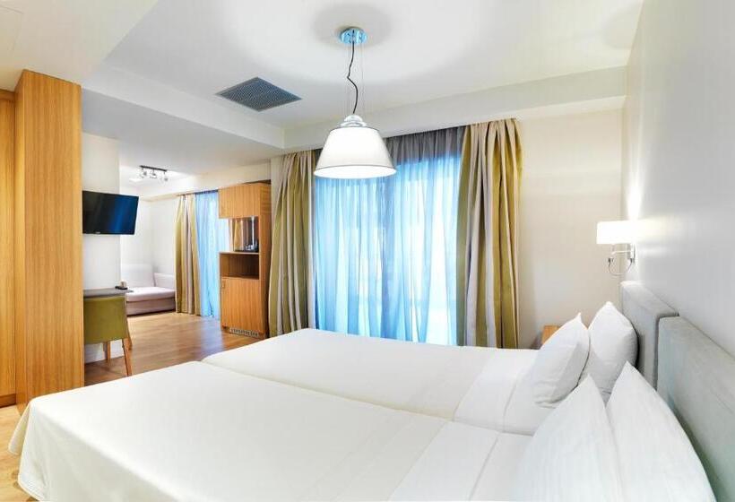 호텔 Phidias Piraeus