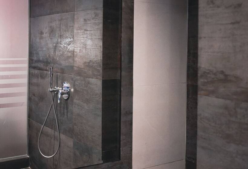 בית מלון כפרי Pines