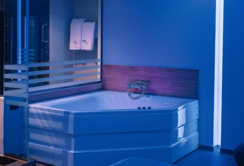 בית מלון כפרי Pines