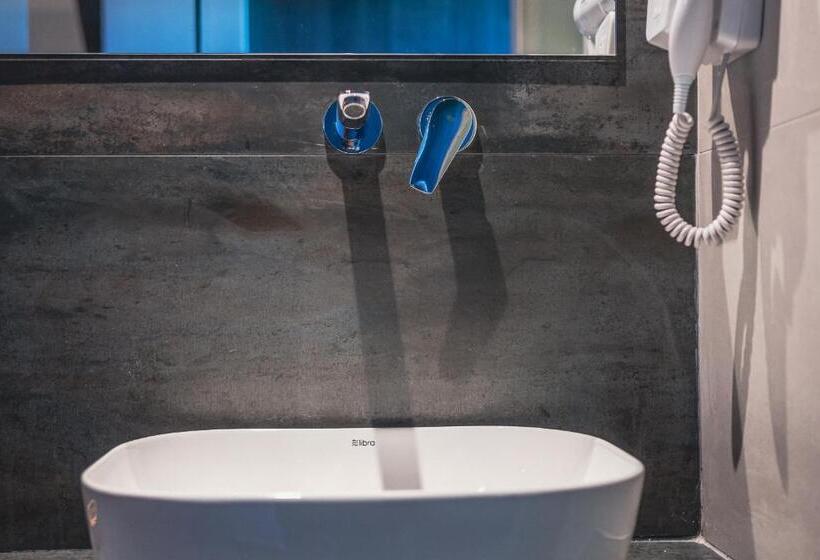 בית מלון כפרי Pines