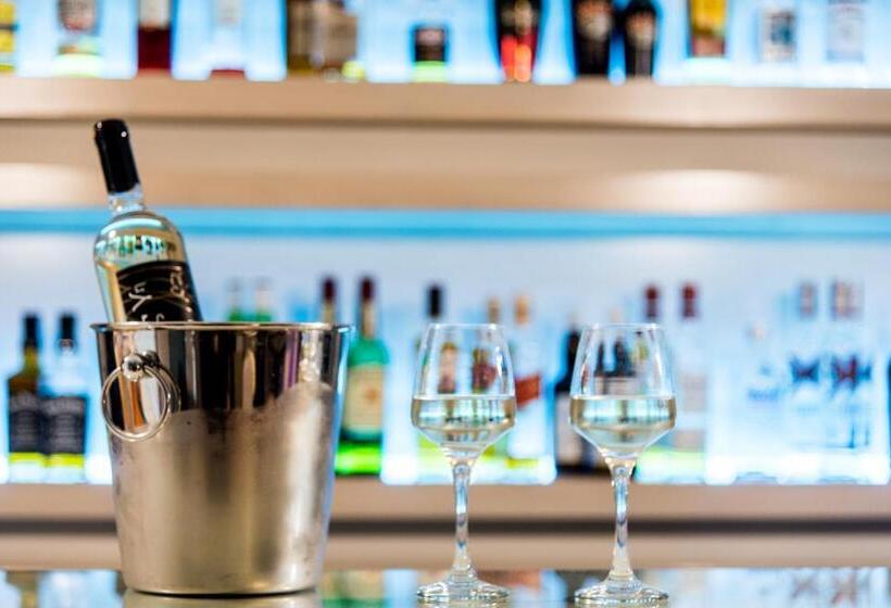 בית מלון כפרי Pines