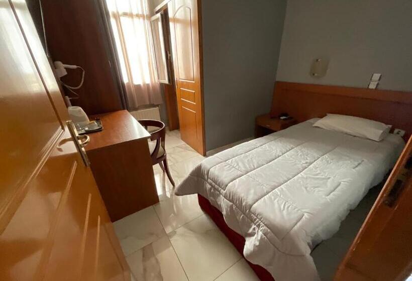 فندق Piraeus Acropole