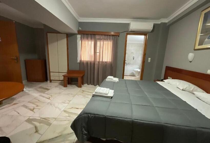 בית מלון כפרי Piraeus Acropole