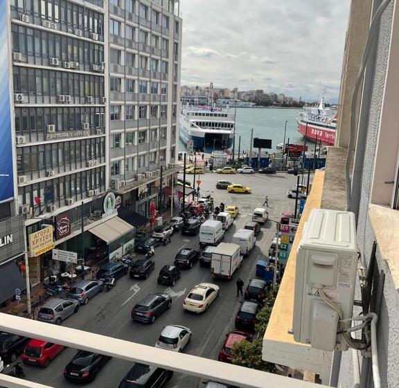 בית מלון כפרי Piraeus Acropole