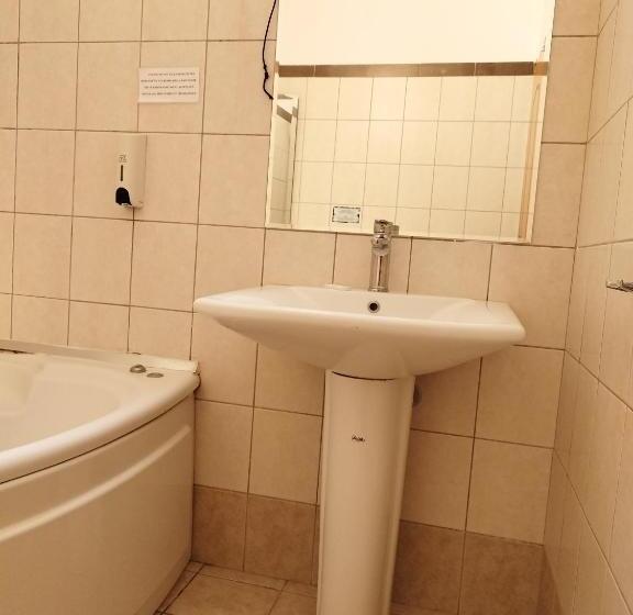 فندق Piraeus Acropole