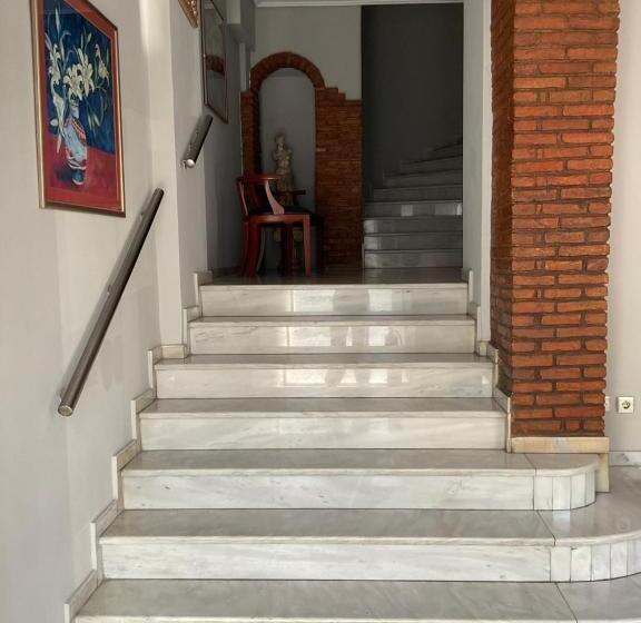 בית מלון כפרי Piraeus Acropole