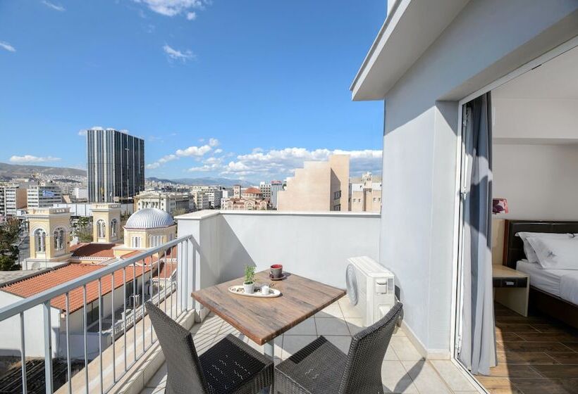 فندق Piraeus City