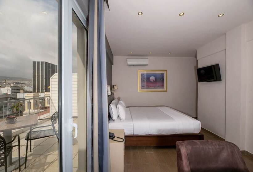 فندق Piraeus City