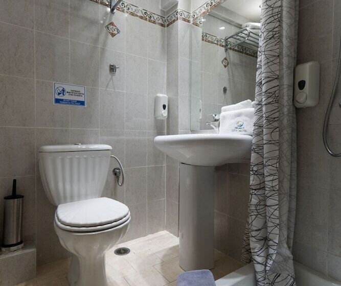 فندق Piraeus City