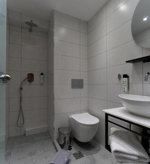 فندق Piraeus City