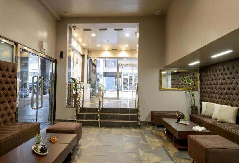 فندق Piraeus City