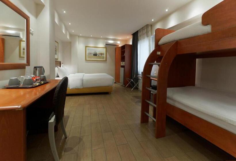 فندق Piraeus City