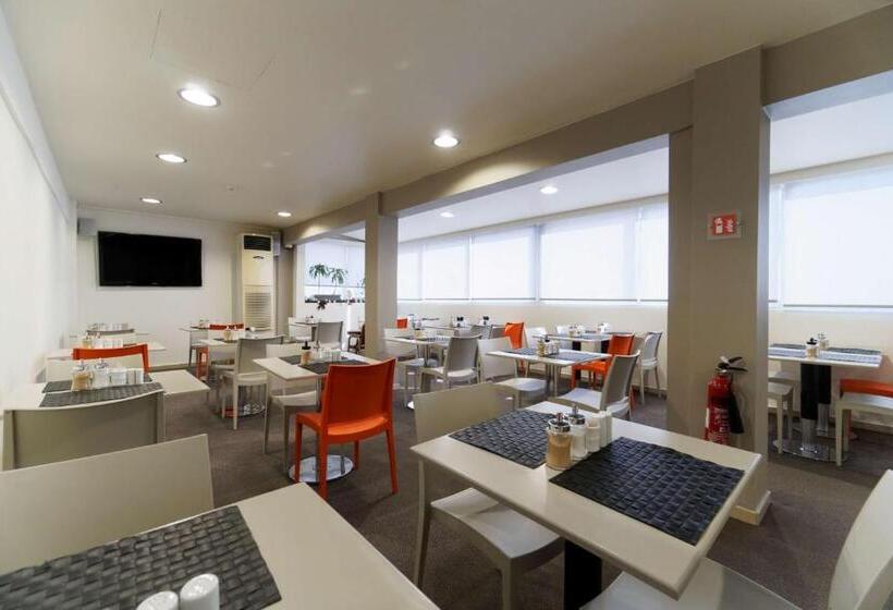 فندق Piraeus City